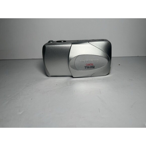 Olympus Camedia D-560 Zoom 3.2MP Digital Camera - Silver - Tested & Working - Picture 5 of 8